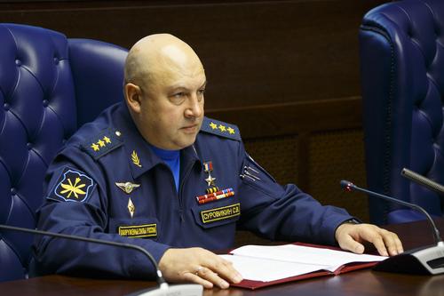 Суровикин попросил бойцов ЧВК «Вагнер» остановиться, развернуть свои колонны и подчиниться воле президента России  