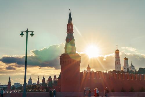 Обозреватель Times Гастингс заявил, что Западу следует принять исторический разворот России от Европы