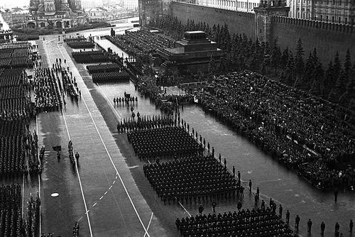 Почему Сталин не стал лично принимать Парад Победы 24 июня 1945 года
