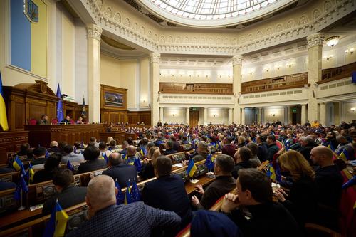 Зеленский предложил Раде официально закрепить статус английского как языка международного общения на Украине