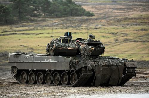 Премьер Испании Педро Санчес заявил, что в ближайшее время на Украину будут отправлены четыре танка Leopard
