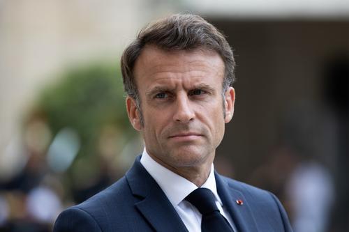 Президент Макрон: пик массовых беспорядков во Франции пройден