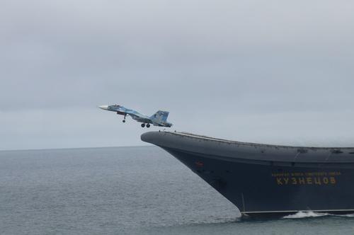 Источник ТАСС: находящийся на модернизации «Адмирал Кузнецов» может вернуться в состав флота России в конце 2024 года
