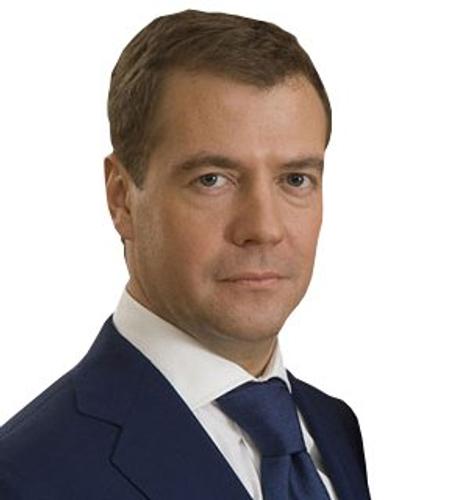 Медведев назвал жестким нынешнее время и призвал единороссов не расслабляться