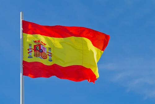 Министр труда Испании предложила выплатить совершеннолетним по 20 тысяч евро