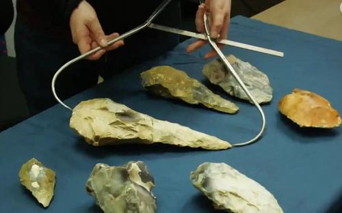 Гигантский ручной топор обнаружен на месте ледникового периода в Кенте, Великобритания