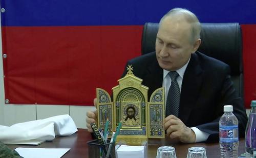 Икону с образом «Спаса Нерукотворного», которую военным России передал Путин, доставили на передовые позиции группировки «Запад»