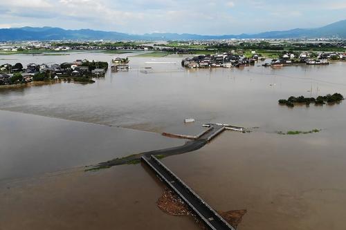 Япония предупреждает о самом сильном дожде за всю историю наблюдений 