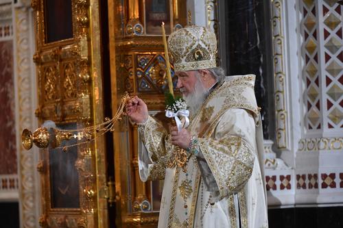 Патриарх Кирилл заявил, что люди смотрят на Россию как на страну, удерживающую мир от пришествия антихриста