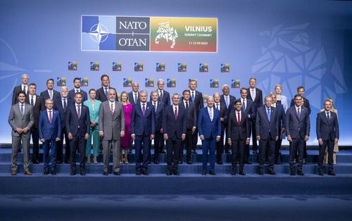 Эксперт Анро: первые результаты саммита НАТО показали агрессивную позицию