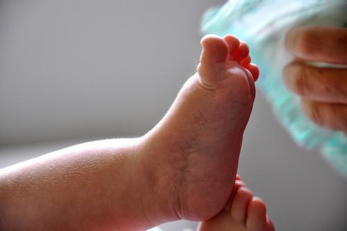 В Новосибирске 11-летняя девочка родила ребенка