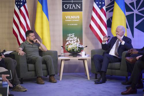 Байден не дал Зеленскому ответить на вопрос, как скоро Украина хочет видеть себя членом НАТО