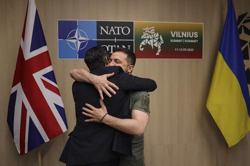 МИД РФ: НАТО смогла обвести Зеленского вокруг пальца, надолго отложив членство Украины в альянсе 