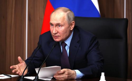 Путин на совещании Совбеза России предложил обсудить дополнительные меры для защиты критически важных объектов