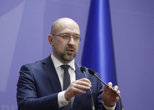 Премьер Украины Шмыгаль заявил, что Евросоюз выделит более €400 миллионов на восстановление Украины