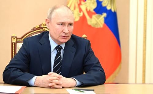 Путин на совещании по теракту на Крымском мосту призвал оказать поддержку пострадавшим людям
