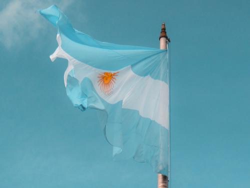 Министр экономики Аргентины Масса заявил, что власти страны заблокировали заход судна с СПГ из России