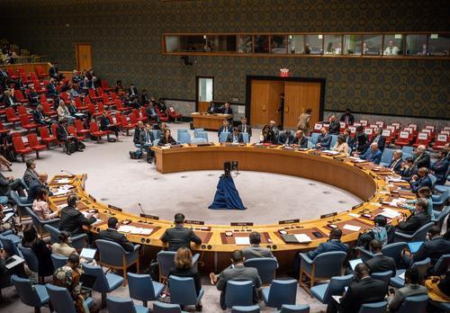 Заместитель генсека ООН ДиКарло заявила, что сейчас почти треть Украины покрыта неразорвавшимися боеприпасами