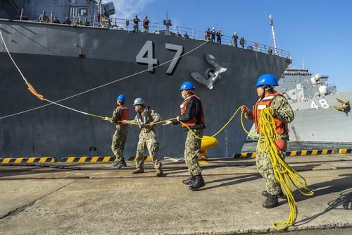 Пентагон: США усиливают двумя кораблями группировку, направляемую в Ормузский пролив для защиты судоходства от «иранской угрозы»