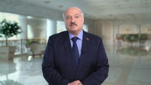 Президент Белоруссии Александр Лукашенко в субботу с рабочим визитом вылетел в Москву