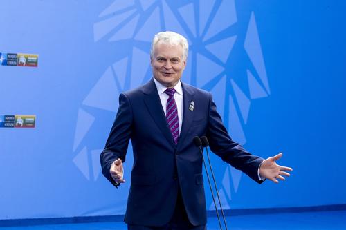 Глава Литвы Науседа: власти стран Запада не собираются ослаблять санкции против России для возвращения Москвы в зерновую сделку