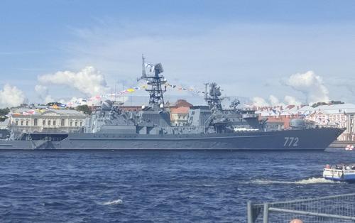 Главный военно-морской парад-2023 в Санкт-Петербурге закончится фейерверком