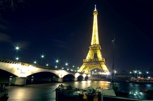 Спустя 100 лет Париж возвращает купание в Сене 