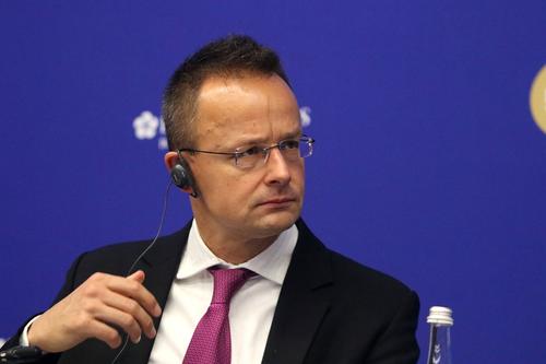Сийярто назвал саморазрушительными аргументы Евросоюза против мирного урегулирования украинского конфликта