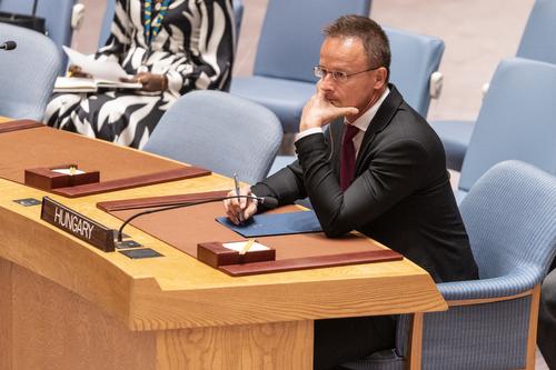 Глава МИД Венгрии Сийярто заявил, что условия для переговоров по конфликту на Украине будут ухудшаться