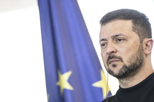 Зеленский предупредил, что тем депутатам Рады, которые не поддержат евроинтеграцию, будет «сложно в Украине»