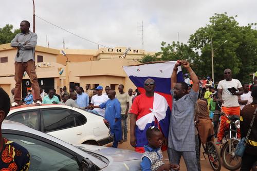 Захватившие власть в Нигере мятежники отменили комендантский час