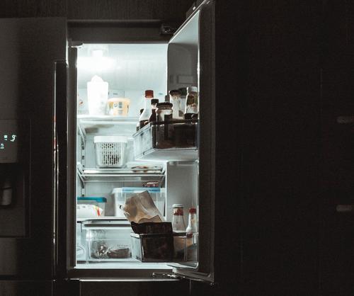 При ремонте холодильника в жилом доме в Москве взорвался фреон
