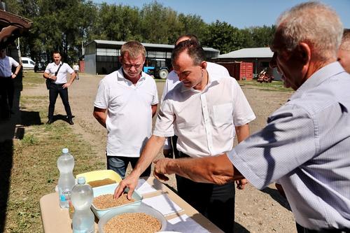 Губернатор Кубани посетил один из ключевых аграрных муниципалитетов региона