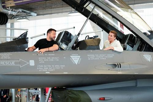 Дания передаст Киеву 19 истребителей  F-16 после обучения украинских пилотов