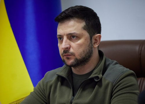 Зеленский: военное руководство Украины хочет мобилизовать больше граждан 