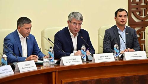Депутаты Госдумы приехали в Бурятию, чтобы обсудить поправки в закон о Байкале