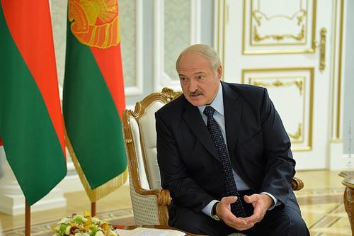 Лукашенко в День независимости Украины пожелал ее народу скорейшего мира