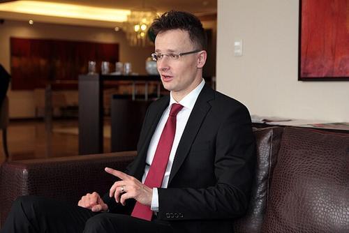 Сийярто: неучастие в конфликте на Украине является успехом для Венгрии
