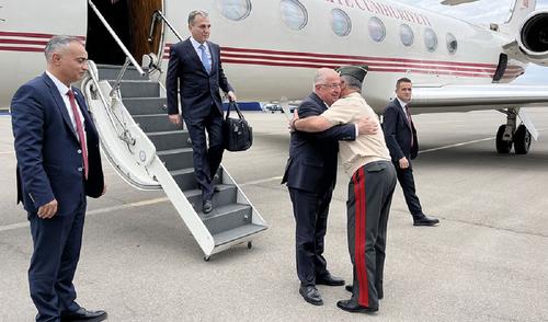 Глава Минобороны Турции прибыл в Баку для переговоров о военном сотрудничестве
