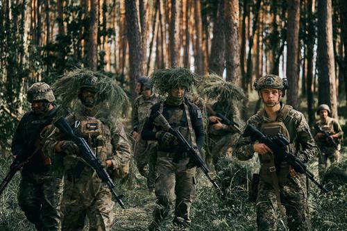 Зеленский: Украине не хватает оружия и боеприпасов, производимых в стране