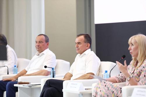 Губернатор Кубани провел совещание научно-педагогической общественности региона