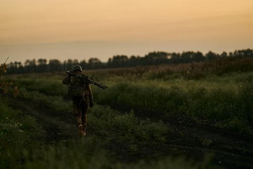 Украинский генерал Сырский, посетив передовую, призвал ВСУ держать Клещеевку