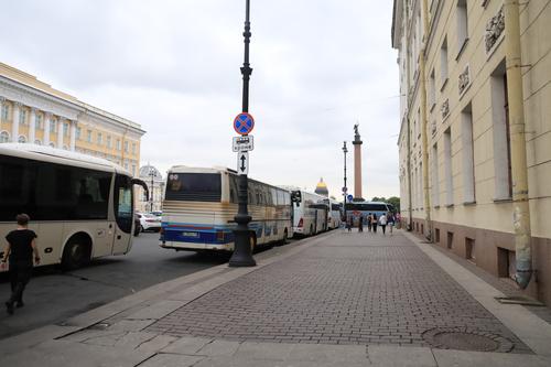 Смольный планирует привлекать туристов в Петербург 