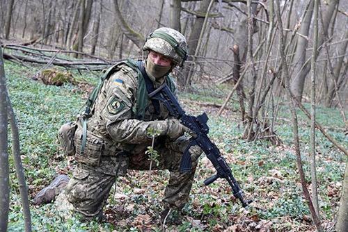 Экс-офицер США Ледвидж: Киев и Запад обвиняют в провале под Харьковом друг друга
