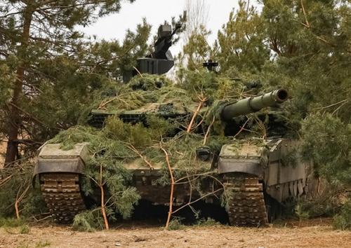 Танки Т-90М остановили попытку ВСУ атаковать позиции РФ на Северском направлении