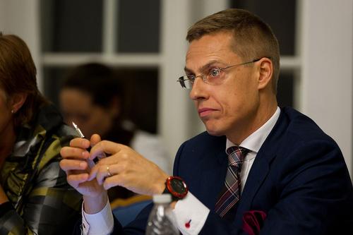 Экс-премьер Финляндии Стубб: Москву и Киев придется принудить к переговорам