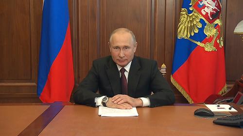 Путин наградил 10 городов России почётным званием «Город трудовой доблести»