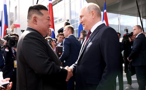 Песков: ответного визита Путина в Северную Корею пока не планируется