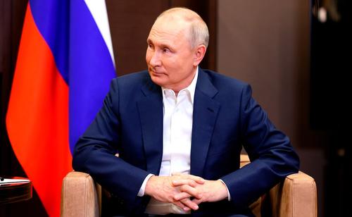 Путин заявил, что Россия не создает никому угрозы