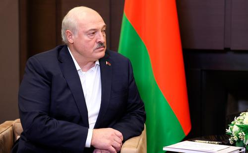 Лукашенко выразил соболезнования в связи со смертью поэта-песенника Добронравова